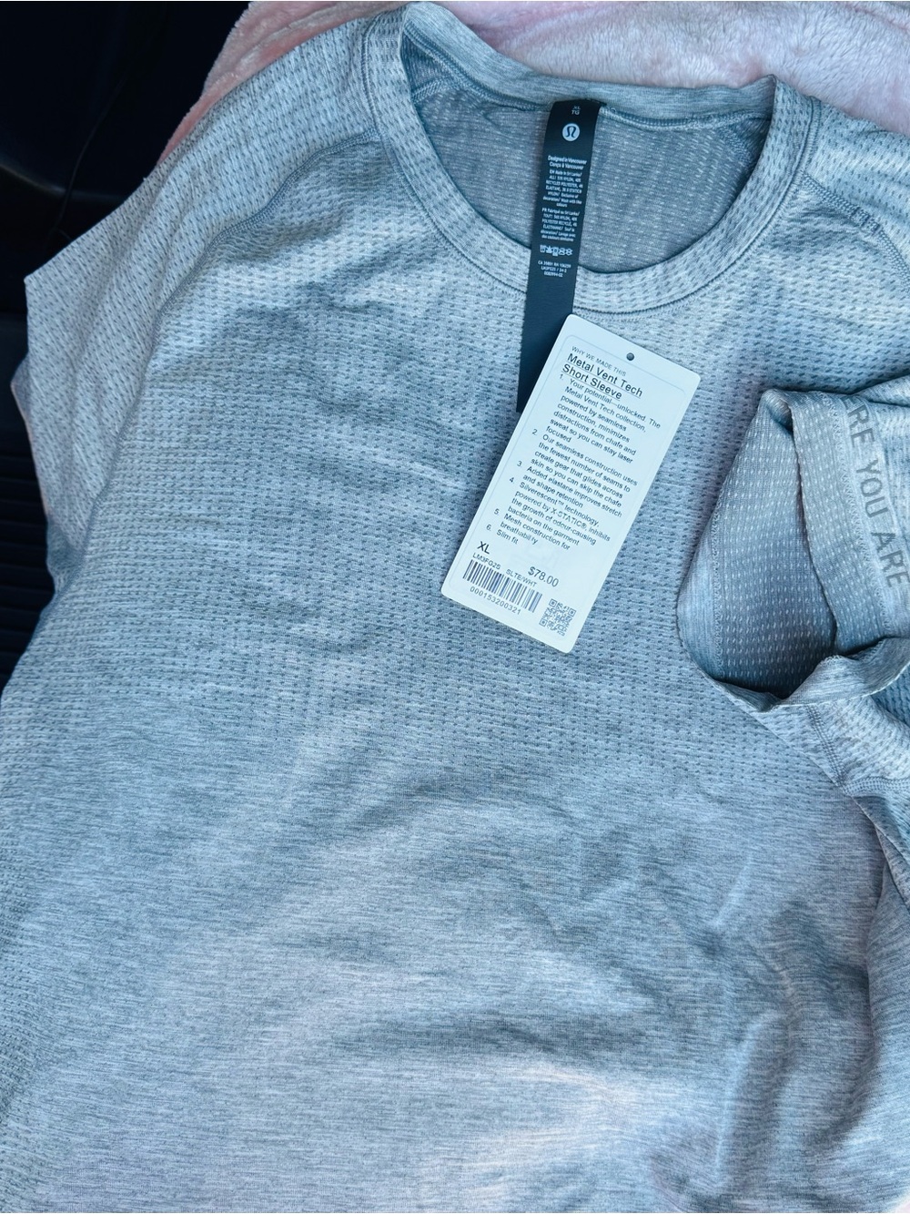 lululemon athletica Men's Light Heather Gray Long Sleeve Crew